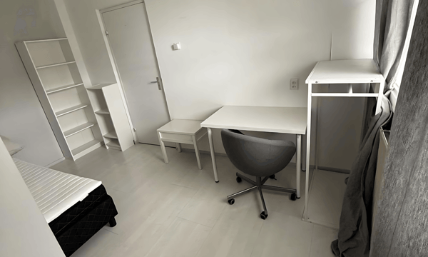 Kamer | 20m² | €800,-