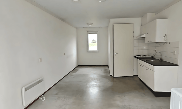 Studio | 30m² | €300,-