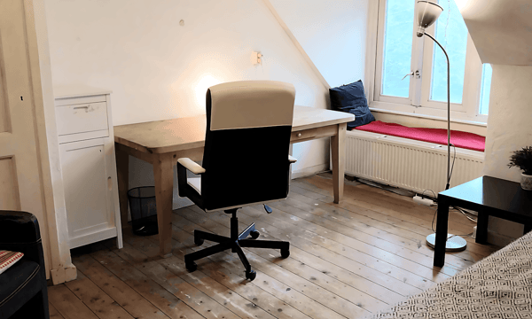 Kamer | 210m² | €1000,-