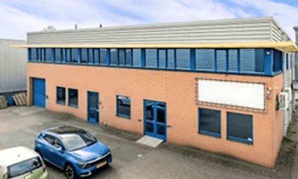 Bedrijfsruimte | 835m² | €299,-