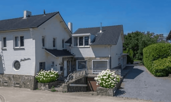 Huis | 301m² | €3500,-