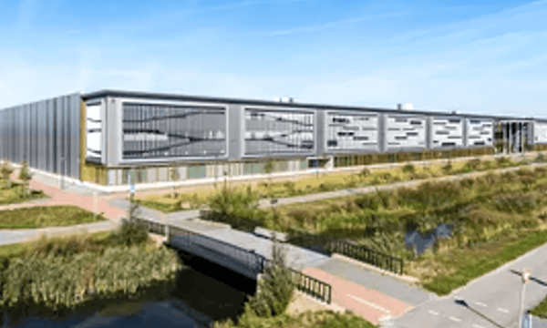 Bedrijfsruimte | 220m² | €299,-