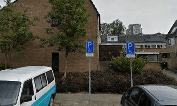Kamer | 106m² | €2495,-