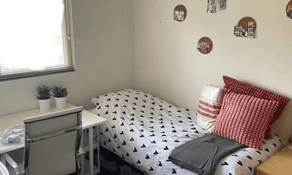 Kamer | 9m² | €320,-