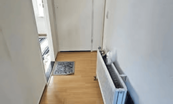 Huis · €600,-