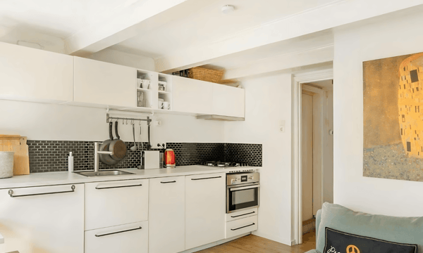 Studio · 32 m² · €1400,-