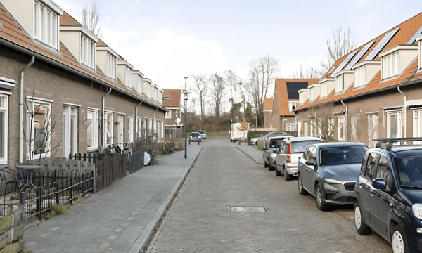 Huis | 100m² | €690,-