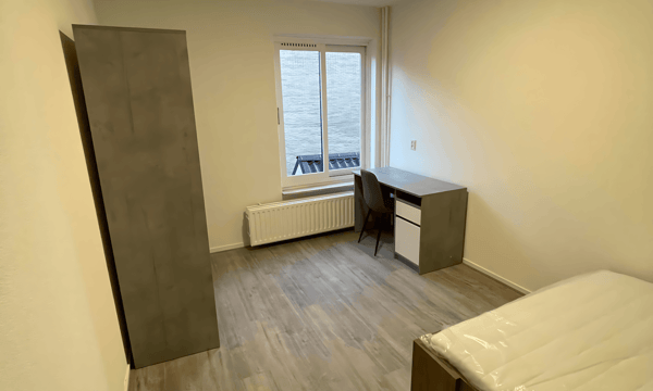 Kamer | 12m² | €450,-