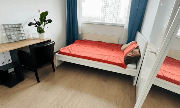 Kamer | 93m² | €900,-