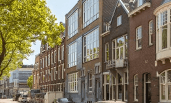 Huis | 92m² | €1955,-