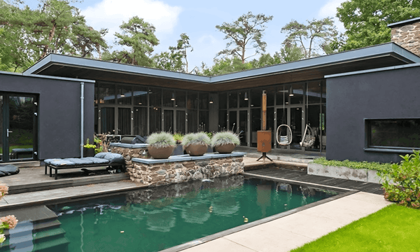Huis | 250m² | €5200,-