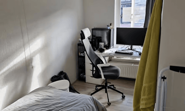 Kamer | m² onbekend | €619,-