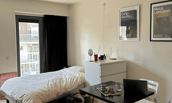 Kamer | 25m² | €2027,-