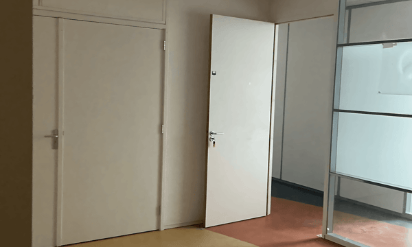 Bedrijfsruimte | 12m² | €200,-