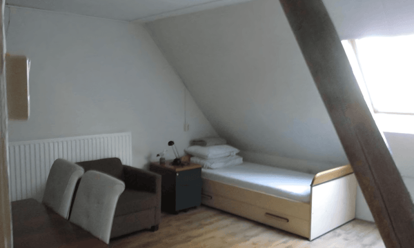 Kamer | 28m² | €350,-