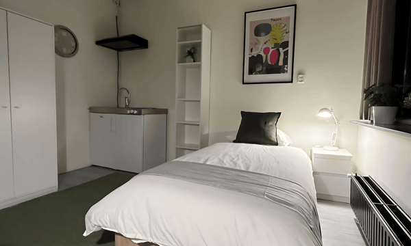 Kamer · 13 m² · €895,-