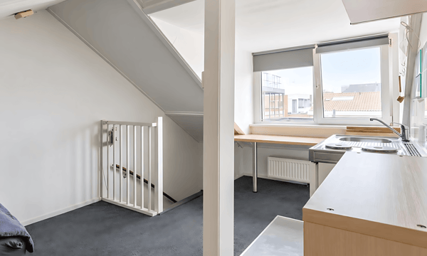 Studio · 13 m² · €1550,-