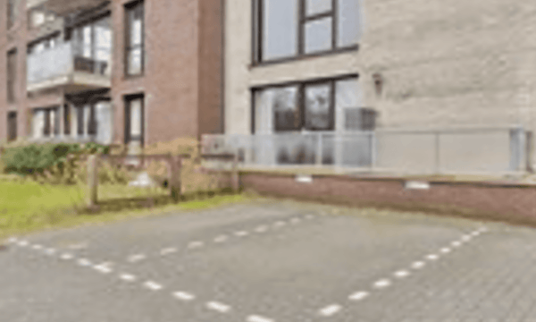 Parkeerplaats · 18 m² · €190,-