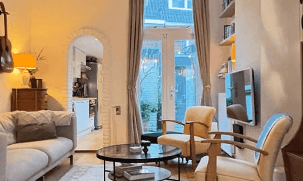 Huis · 10 m² · €2150,-