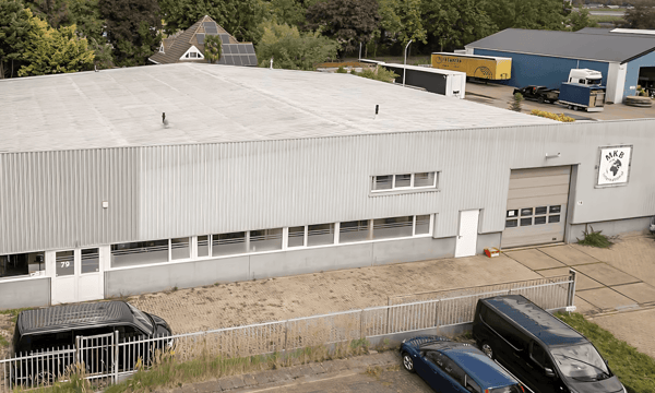 Bedrijfsruimte · 1385 m² · €4600,-