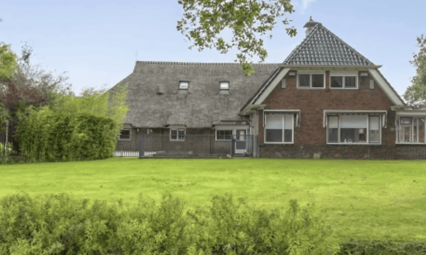 Huis | 343m² | €3000,-