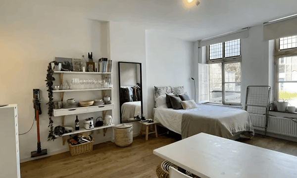Kamer | 24m² | €700,-