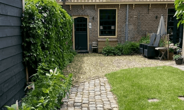 Huis | m² onbekend | €1800,-
