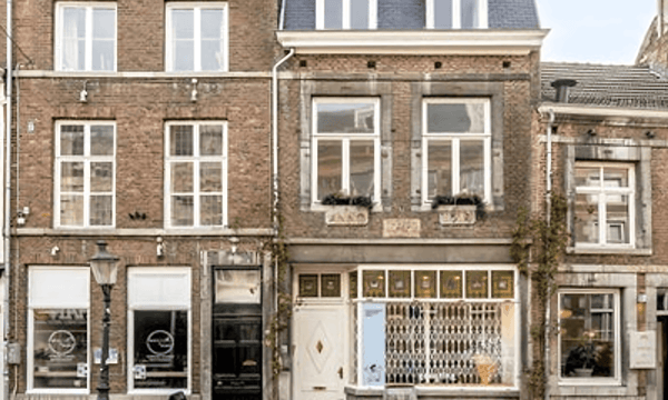 Huis | 251m² | €3250,-
