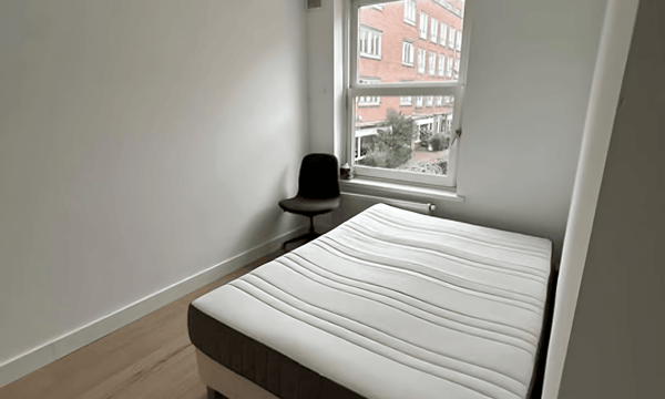 Kamer | m² onbekend | €1050,-