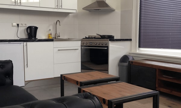 Kamer | 30m² | €1375,-