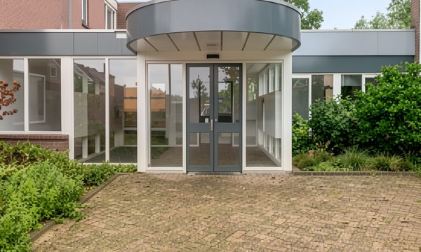Huis | 64m² | €781,-