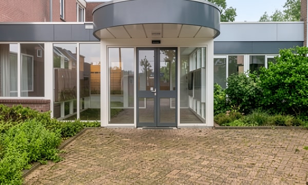 Huis | 64m² | €781,-