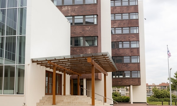 Studio | 60m² | €870,-