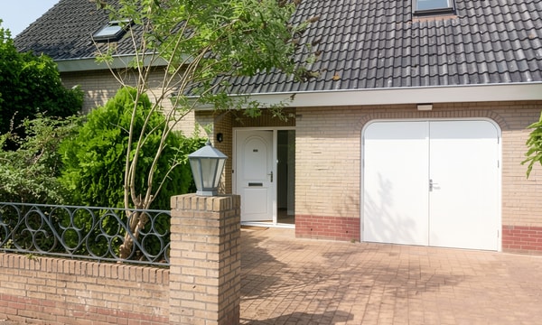 Huis | 196m² | €2695,-