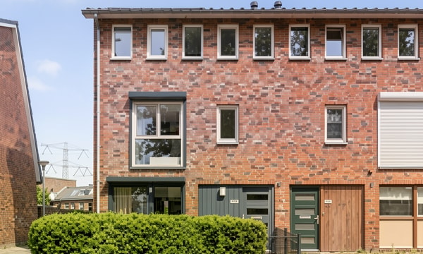 Huis | 136m² | €2900,-