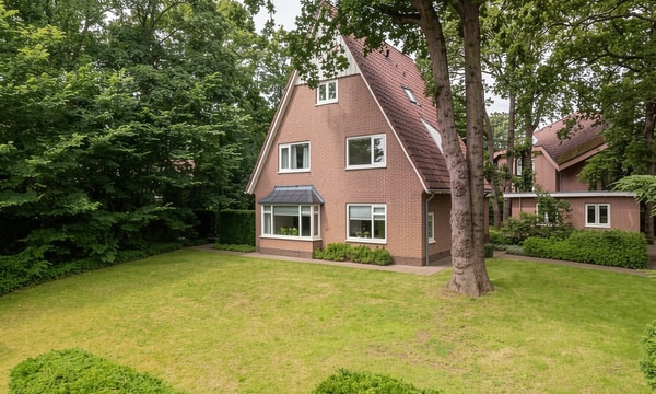 Huis | 187m² | €3750,-