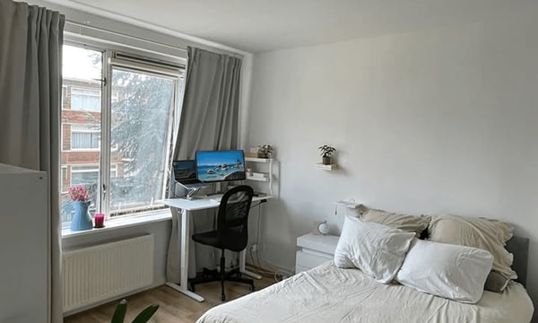Kamer | m² onbekend | €954,-