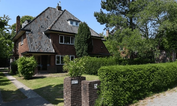 Kamer | 241m² | €6000,-