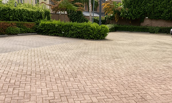 Kamer | 122m² | €2350,-