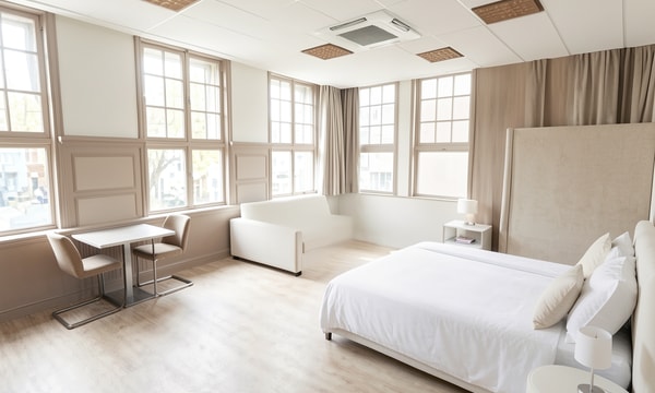 Studio | 50m² | €1950,-