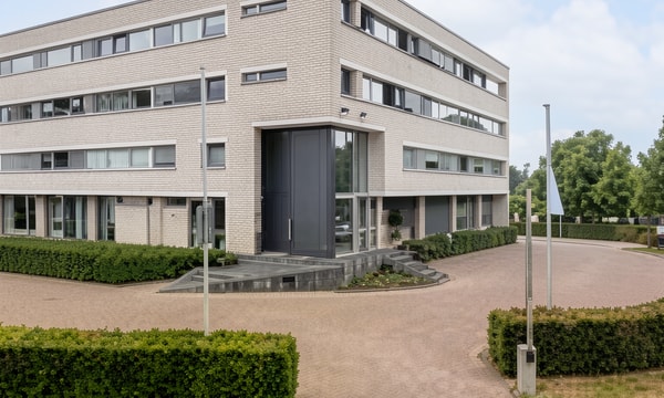 Bedrijfsruimte | 110m² | €1695,-