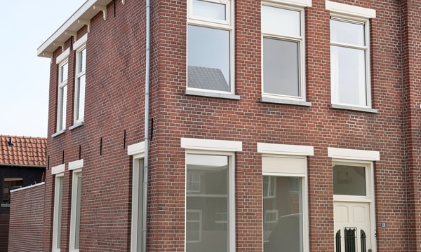 Kamer | m² onbekend | €325,-