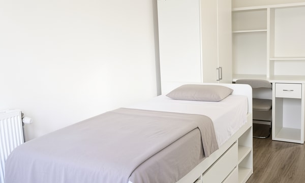 Kamer | m² onbekend | €299,-