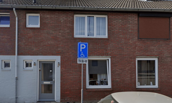 Huis | m² onbekend | €772,-