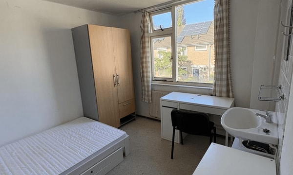 Kamer | 14m² | €595,-