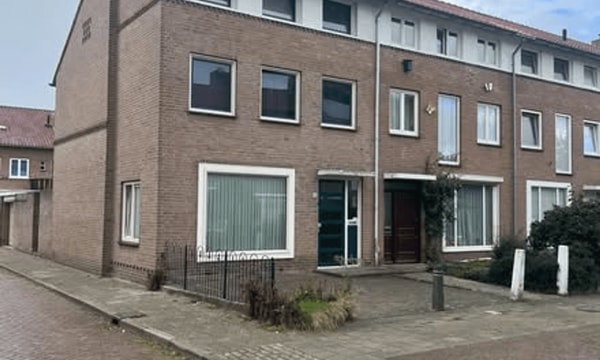 Kamer | m² onbekend | €690,-