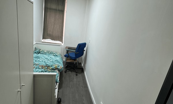 Kamer | 8m² | €700,-