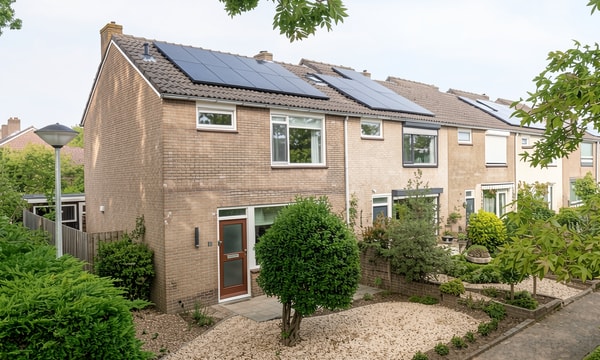 Huis | 98m² | €2375,-