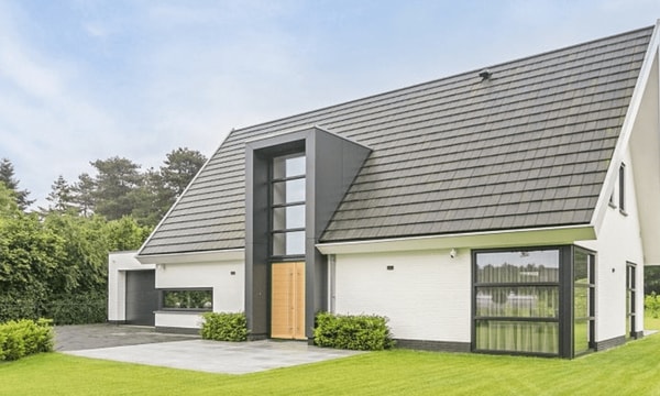 Huis | 310m² | €4500,-