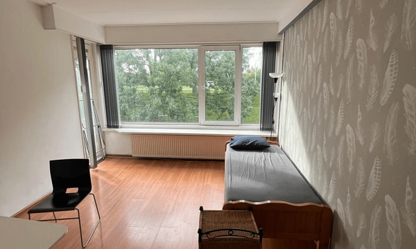 Kamer | m² onbekend | €450,-